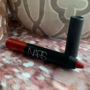 ✨NWOT NARS VELVET MATTE LIPSTICK IN CRUELLA✨